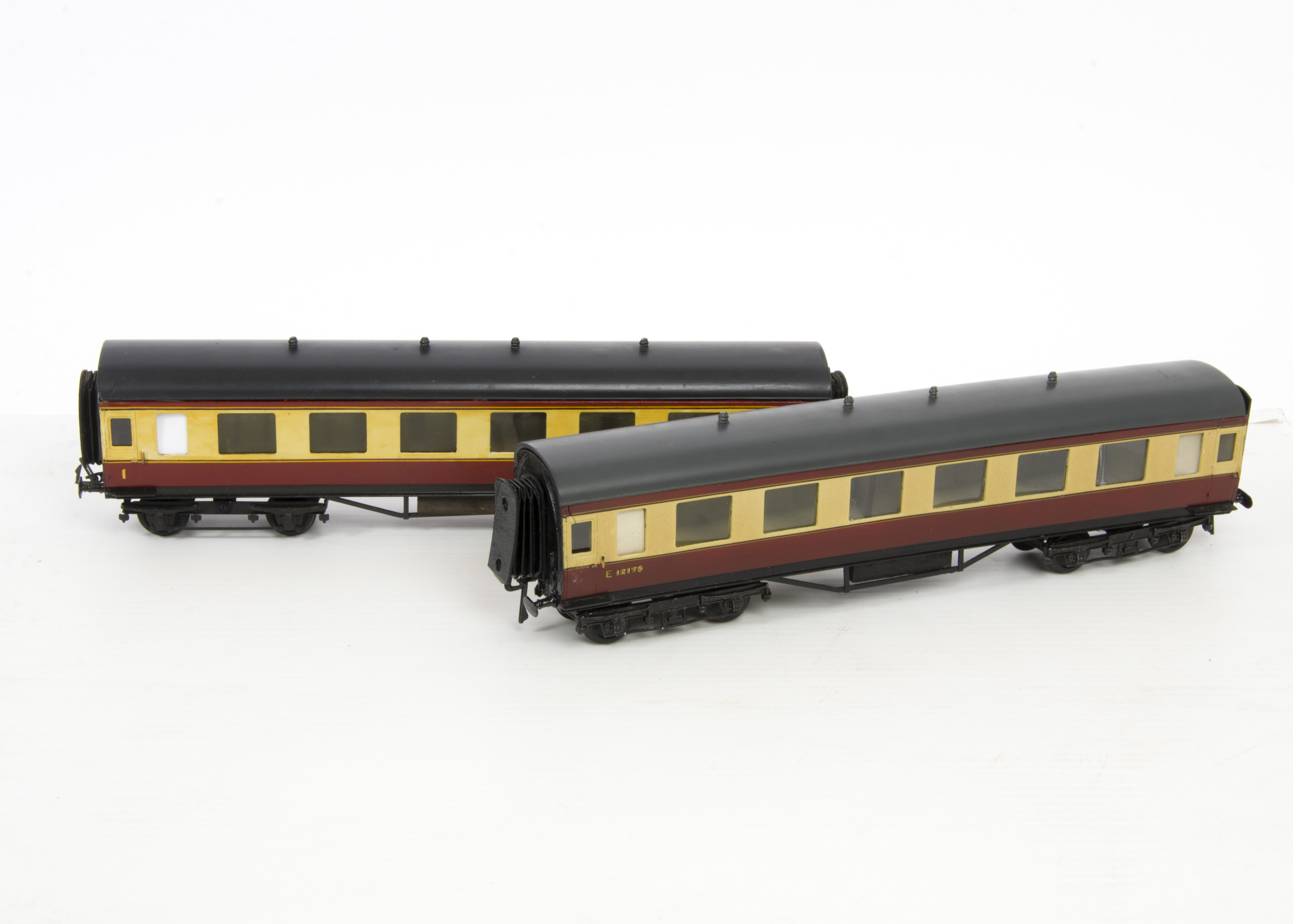 Two Leeds (LMC) O Gauge BR Bakelite Coaches, both nicely restored in BR red/cream, as 3rd class