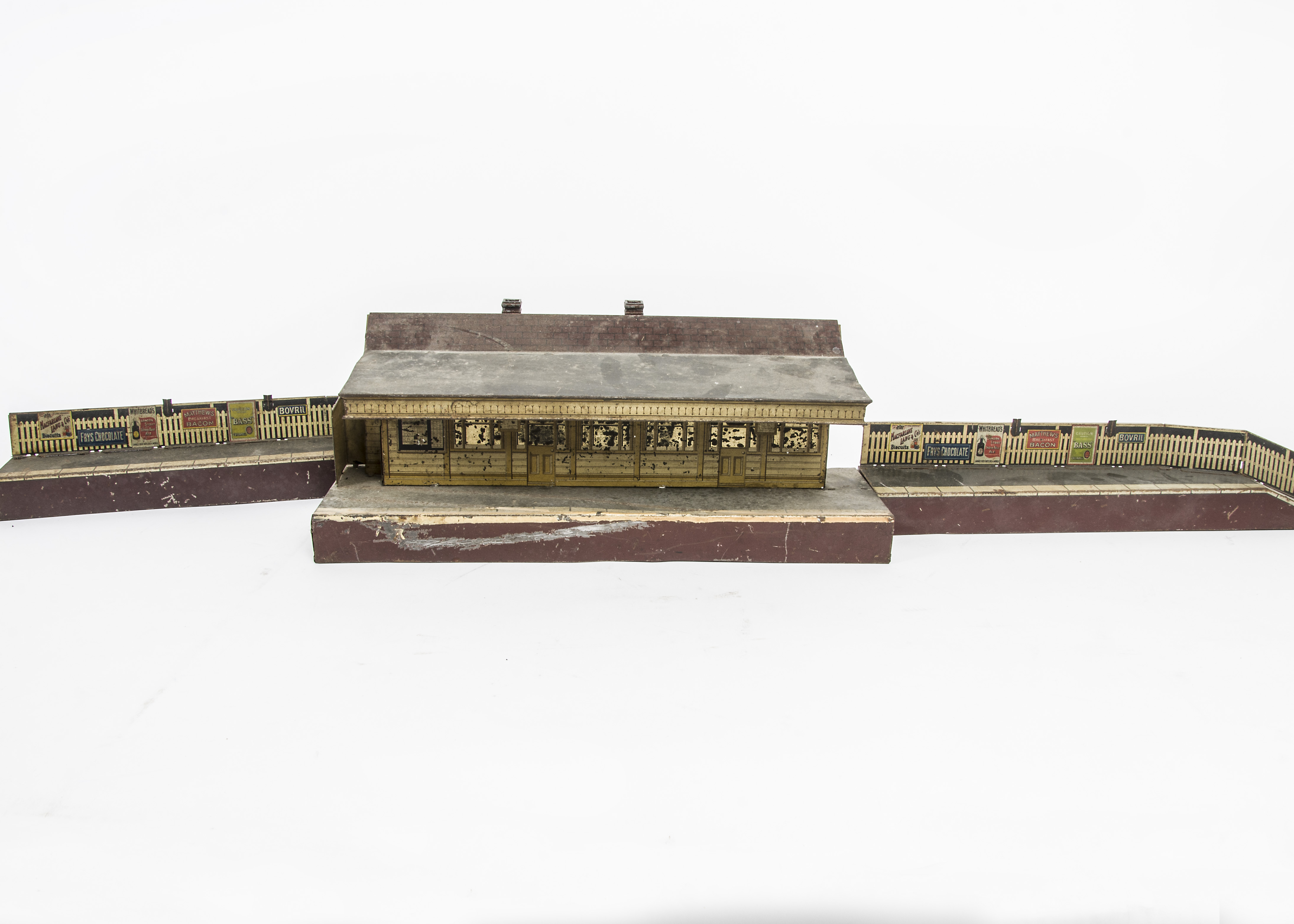 A Bassett-Lowke (Carette-style) Gauge 1 'Four Oaks' Station, with central building section and two