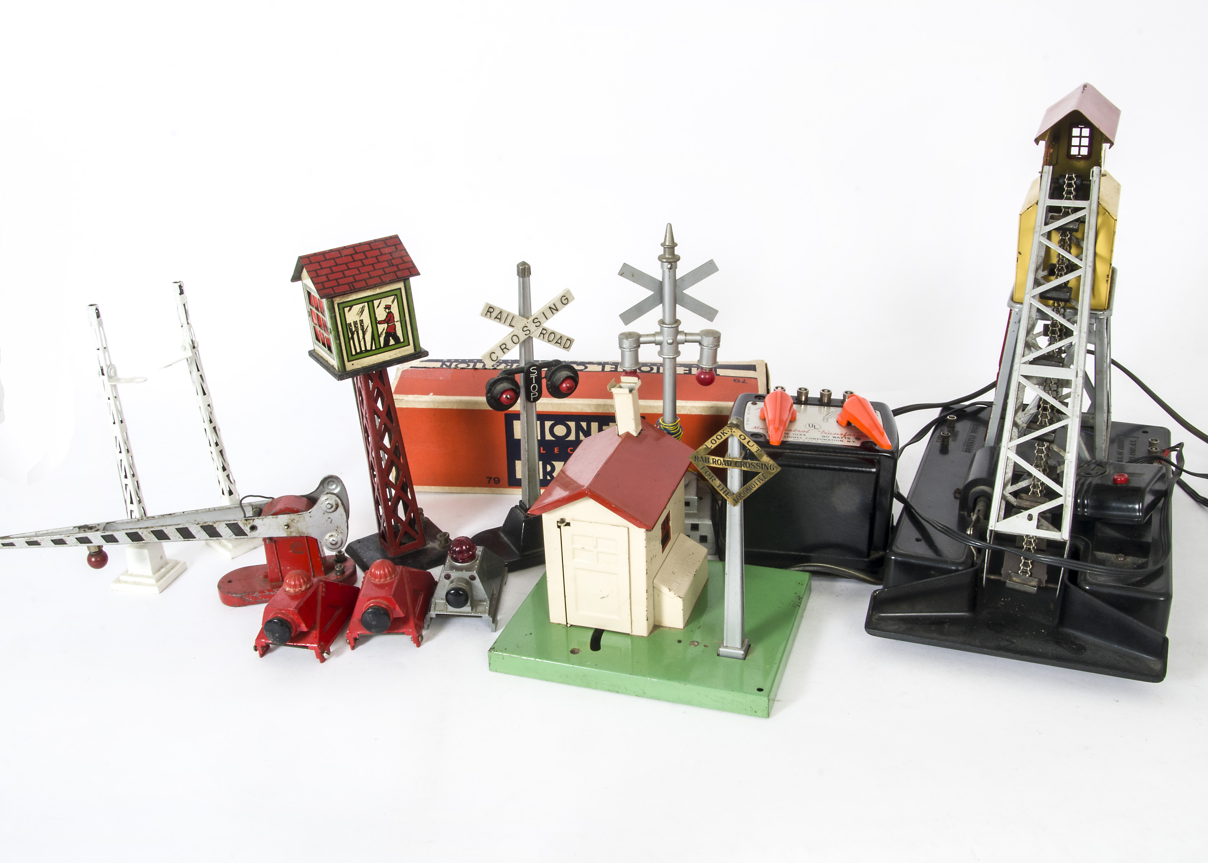 Vintage Lionel O Gauge Trackside Accessories and Equipment, including operating no 97 Coal Elevator,