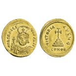 Heraclius (610-641), AV Solidus, 4.45g, Constantinople, officina e, plume-helmeted, draped and...