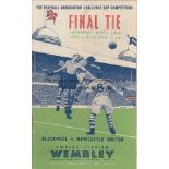 1951 CUP FINAL Official programme, 1951 Cup Final, Blackpool v Newcastle United, signed on team page