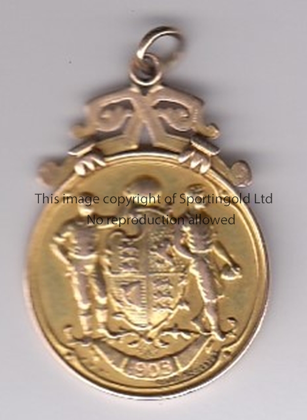 FA CUP WINNERS MEDAL 1905 - ASTON VILLA Gold FA Cup Winners medal awarded to Harry Hampton of