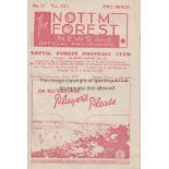 NOTTM FOREST - ARSENAL 45-6 Nottingham Forest home programme v Arsenal, 22/12/45, slight creasing.