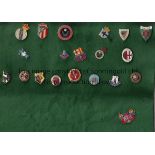 METAL CLASP BADGES Twenty metal pin clasp badges, mixture mainly of Spanish and English clubs,
