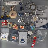 FOOTBALL KEYRING /PIN / BADGE MISCELLANY A collection of 31 pins, badges, lighters and keyrings