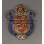 FOOTBALL LEAGUE BADGE 1905 Beautiful embroidered cushioned pin clasp badge. The front has