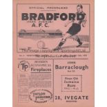 BRADFORD PA - MAN UTD 1933-34 Bradford Park Avenue home programme v Manchester United, 14/10/1933,