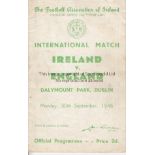 IRELAND - ENGLAND 46 Scarce official programme Ireland v England, 30/9/46 at Dalymount Park, Dublin.