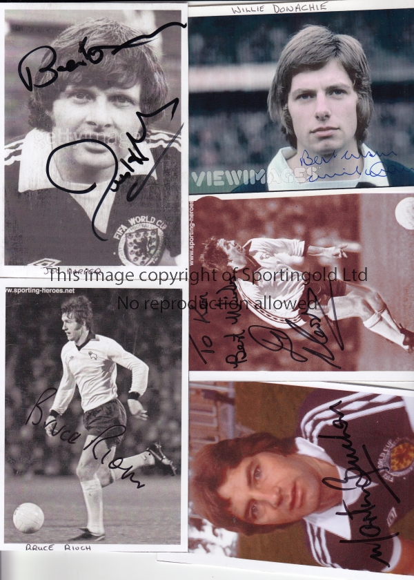 SCOTLAND 1978 Selection of items signed by Scottish players who appeared in the 1978 World Cup.