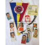 FOOTBALL MISCELLANY Small collection including a complete set of 25 trade cards issued by CBT Kane