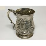 A George III silver tanker with a scroll handle, l