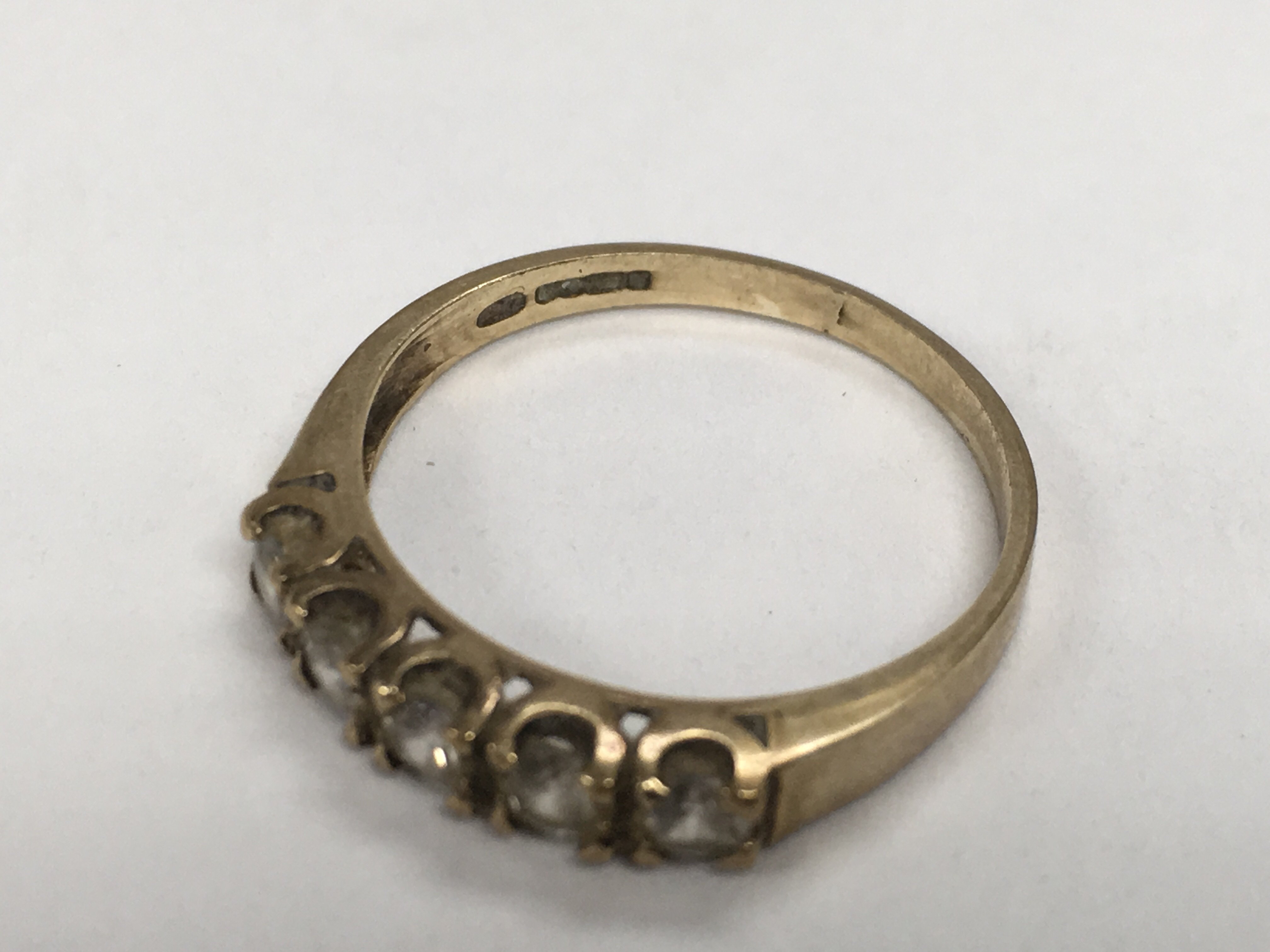 A gold five stone diamond ring, approx 1.5g and ap - Image 2 of 2