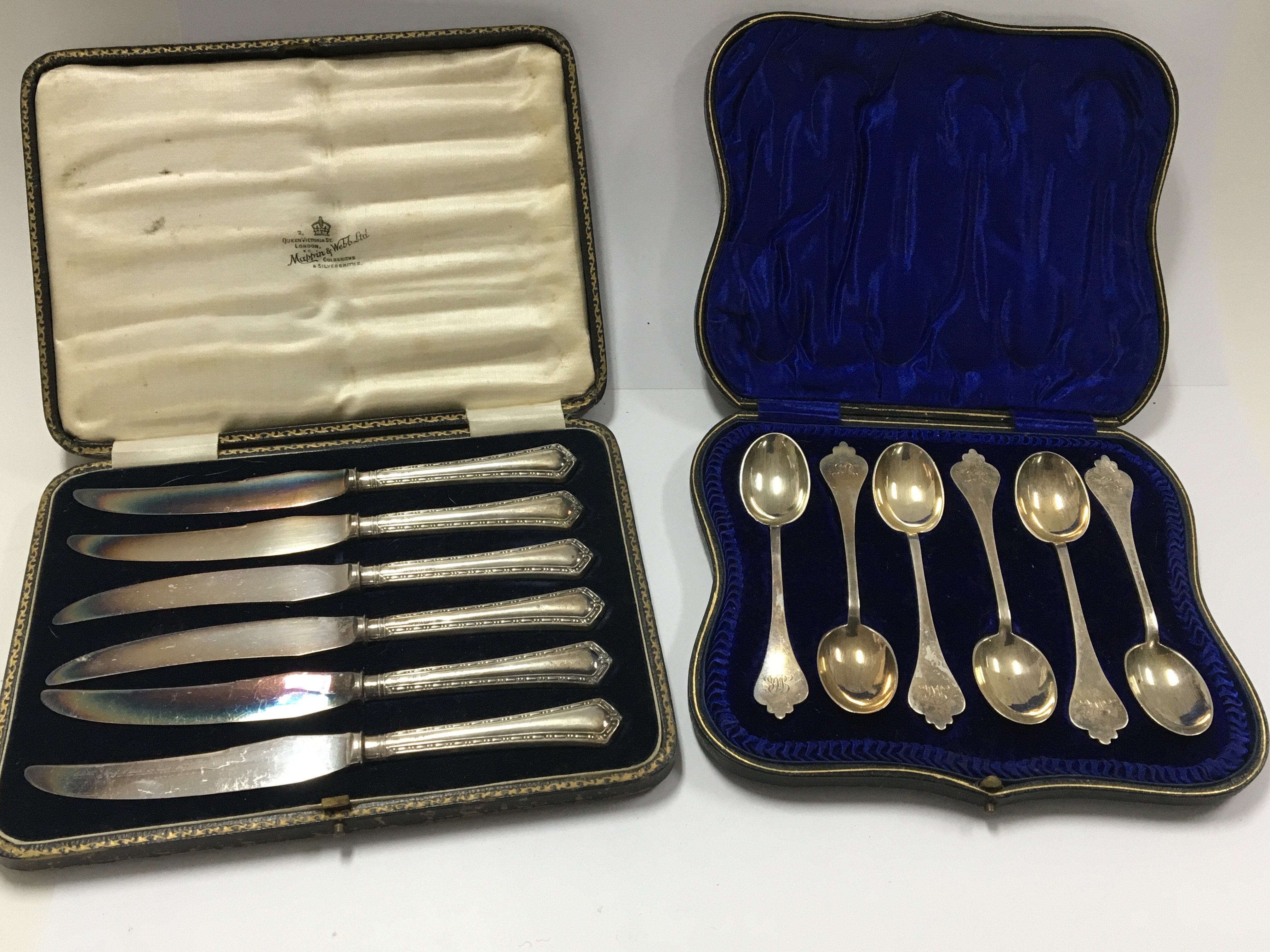 A cased set of silver spoons, London hallmarks and