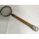 A large magnifying glass with French style, painte