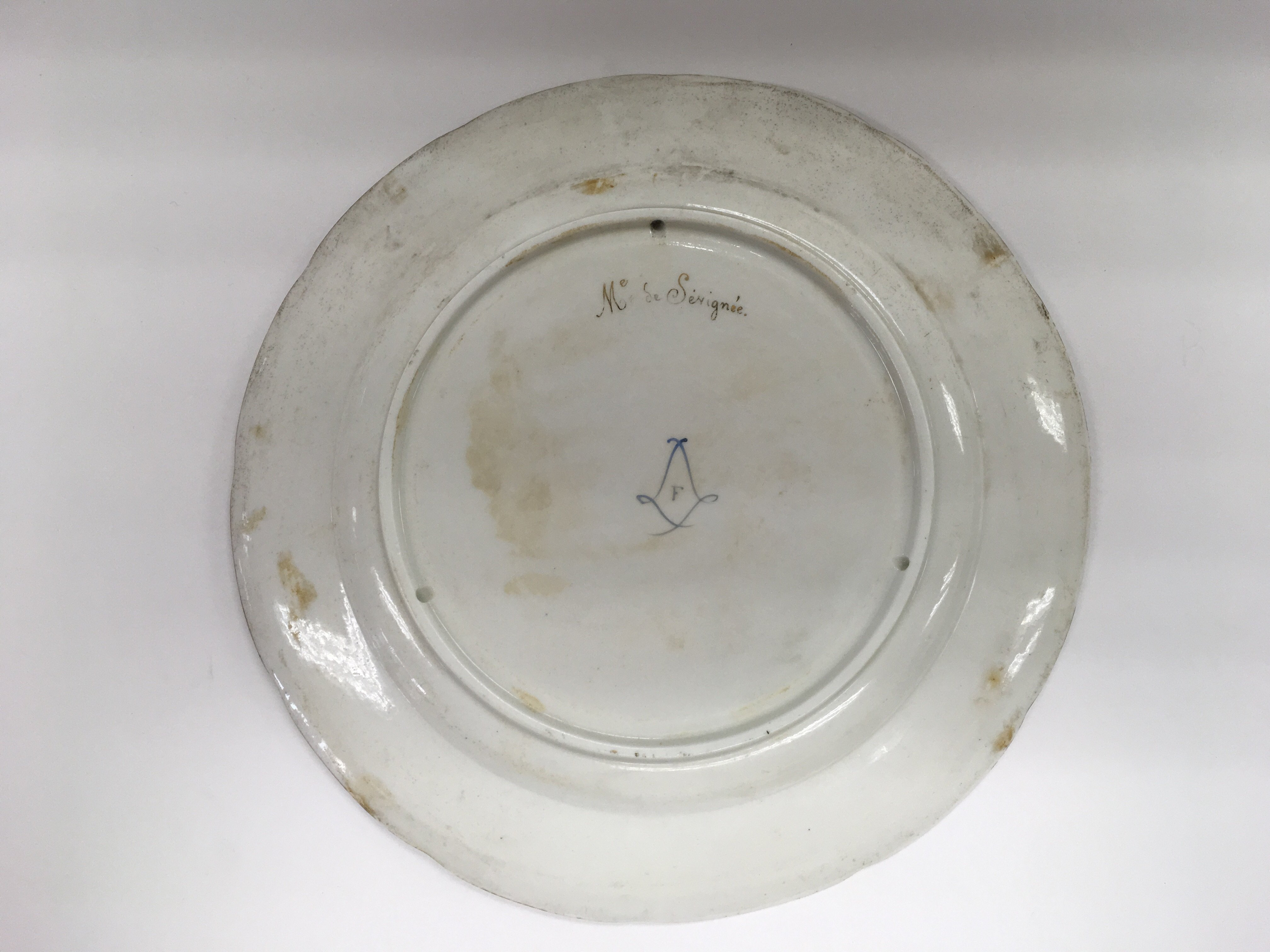 A Sevres plate, the centre depicting a transfer pr - Image 2 of 2