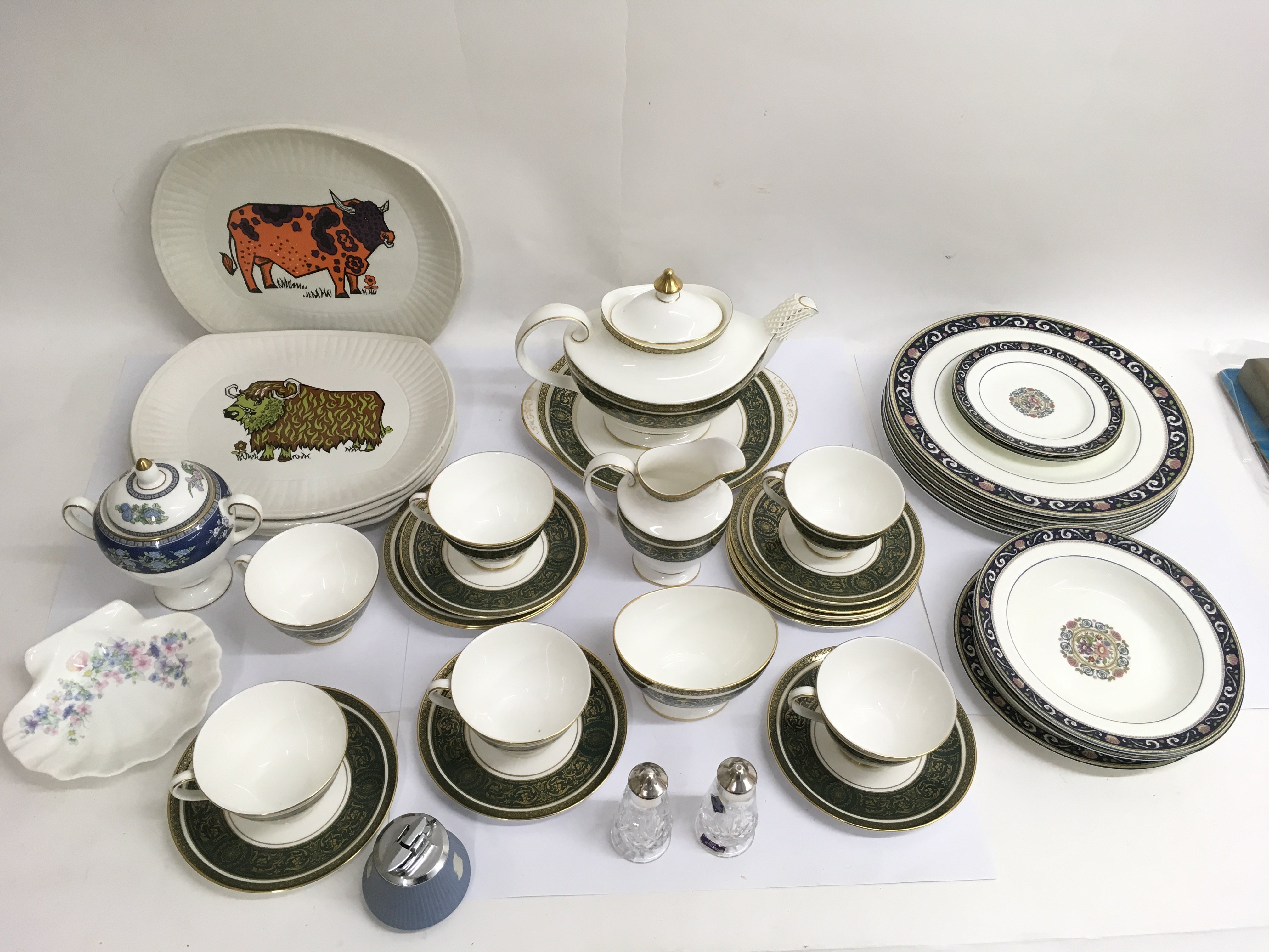 A Royal Doulton 'Vanborough' pattern teaset, Wedgw