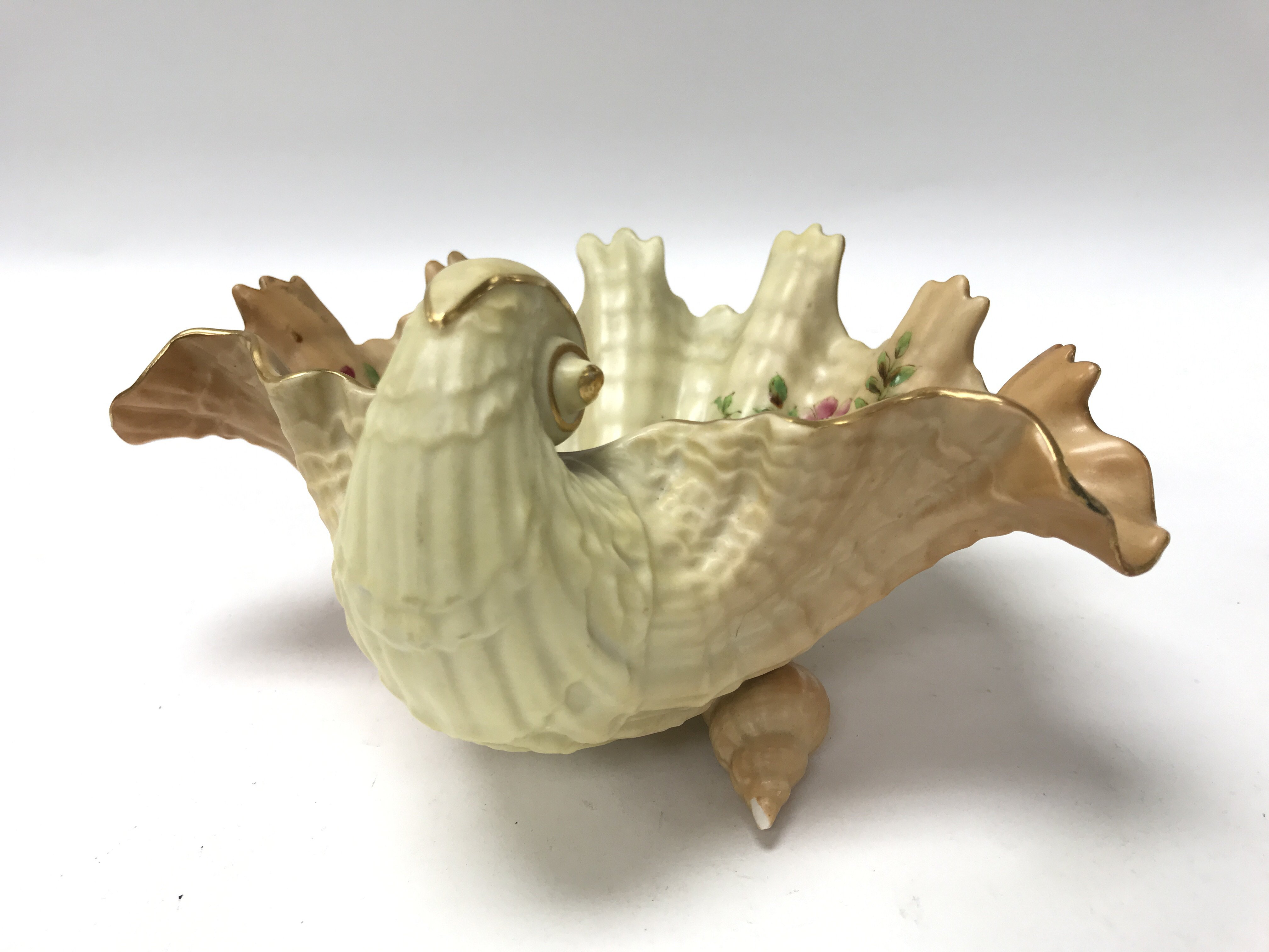 A Worcester shell dish. - Image 2 of 3