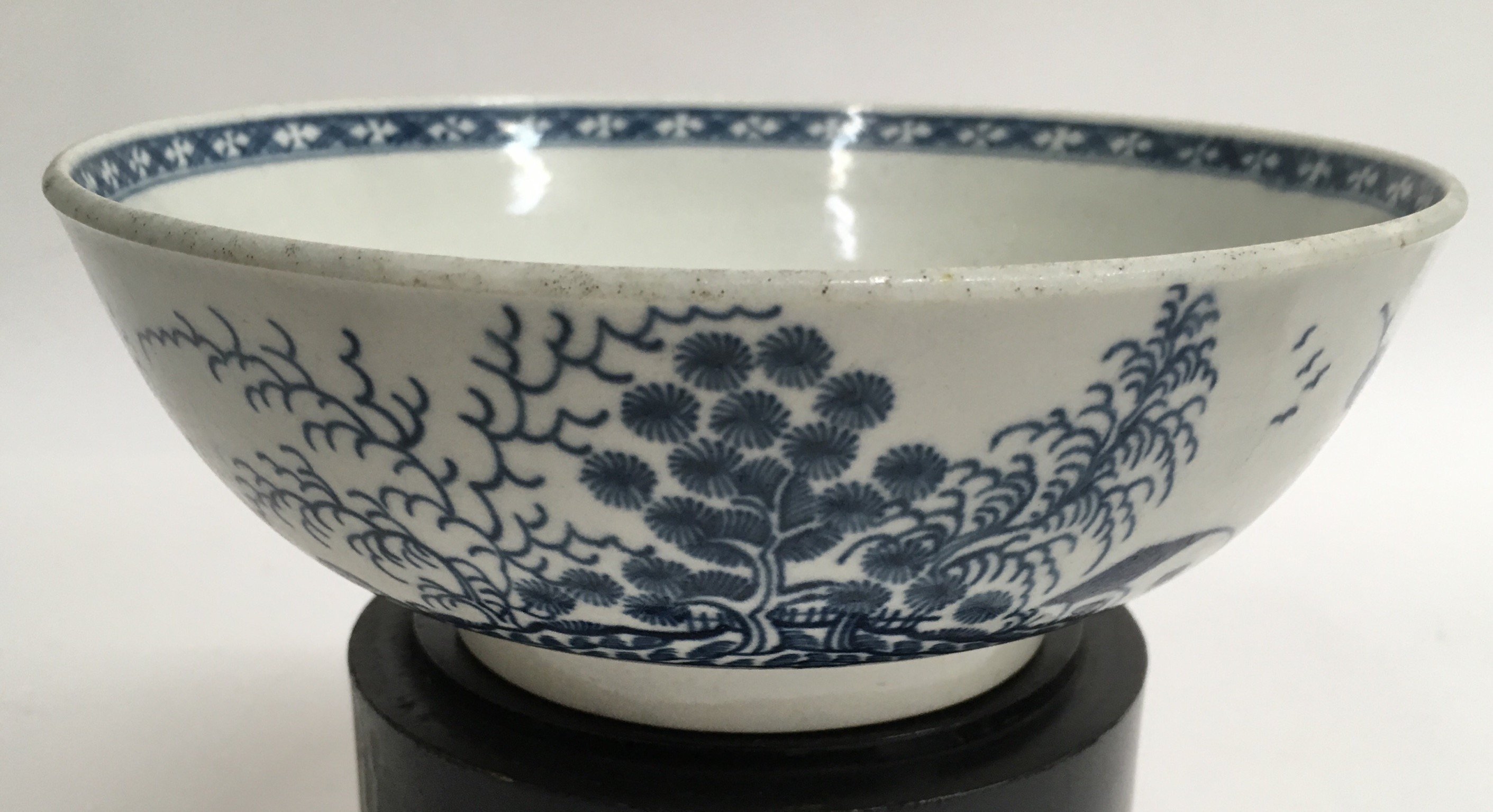 A large Worcester 18th century blue and white porc