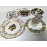A collection of porcelain comprising a Spode plate
