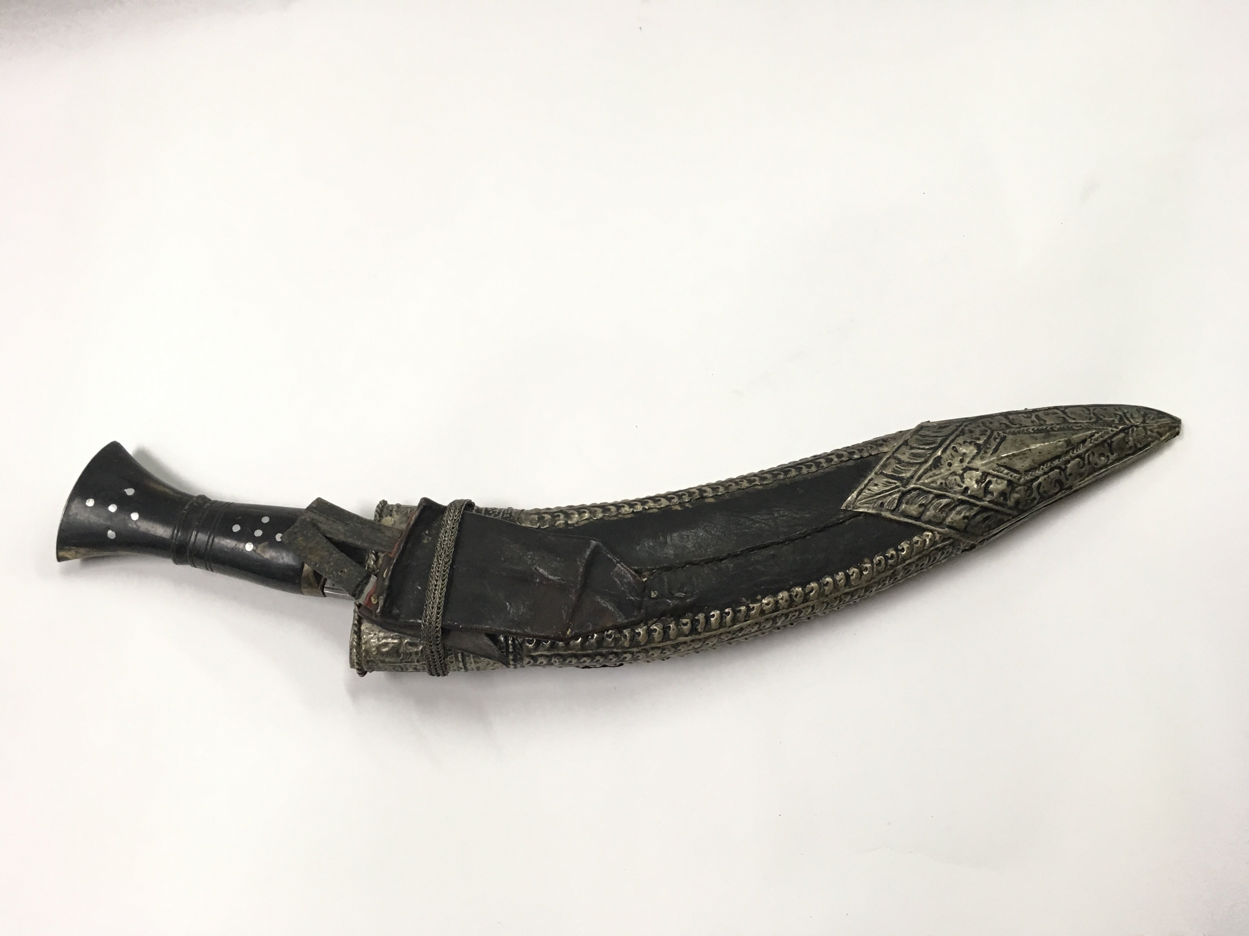 An old Gurkha kukri in leather sheath with metal w - Image 2 of 3