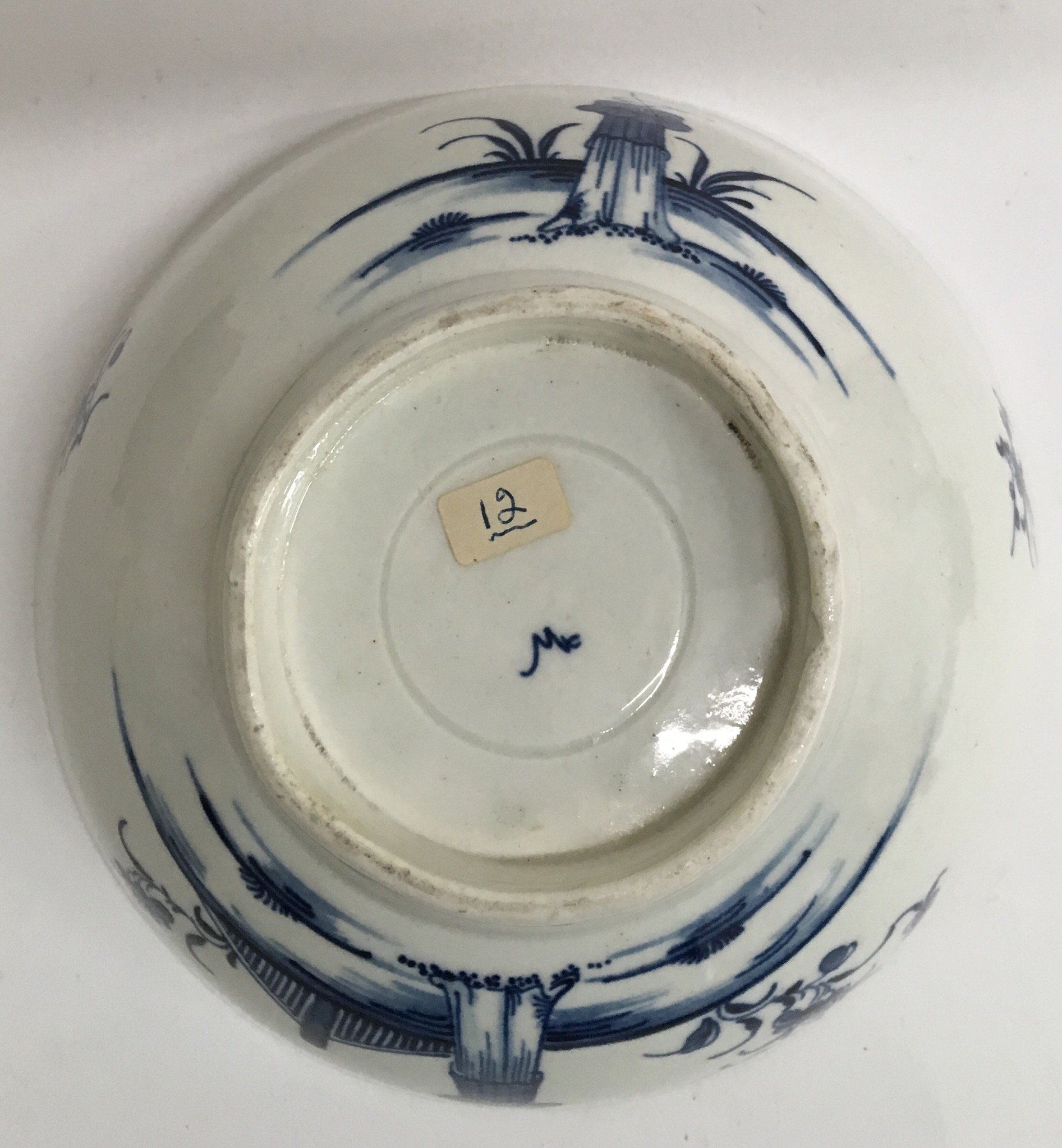 An 18th century Worcester blue and white slop bowl - Image 3 of 3