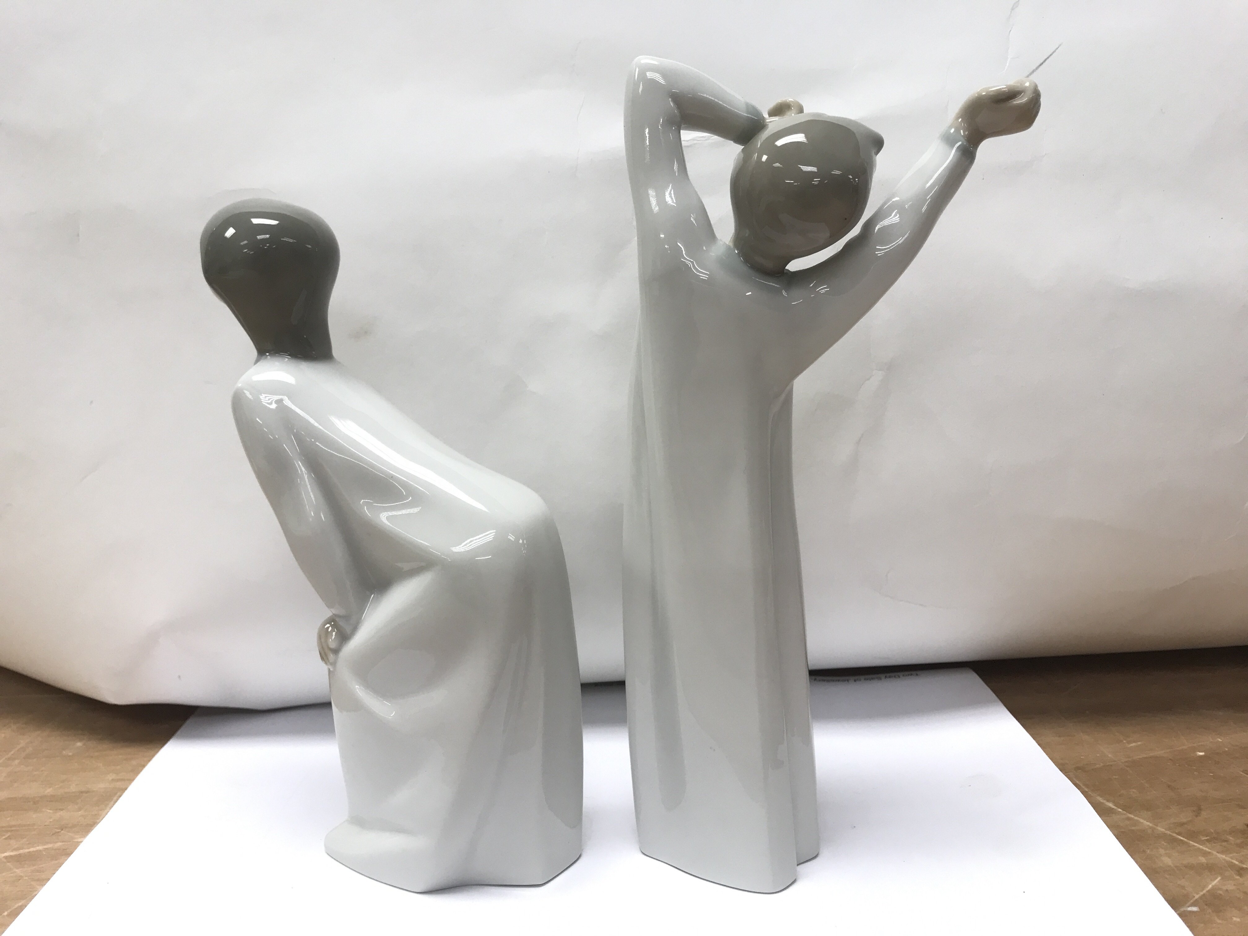 A pair of Lladro figures of bed time. - Image 2 of 2