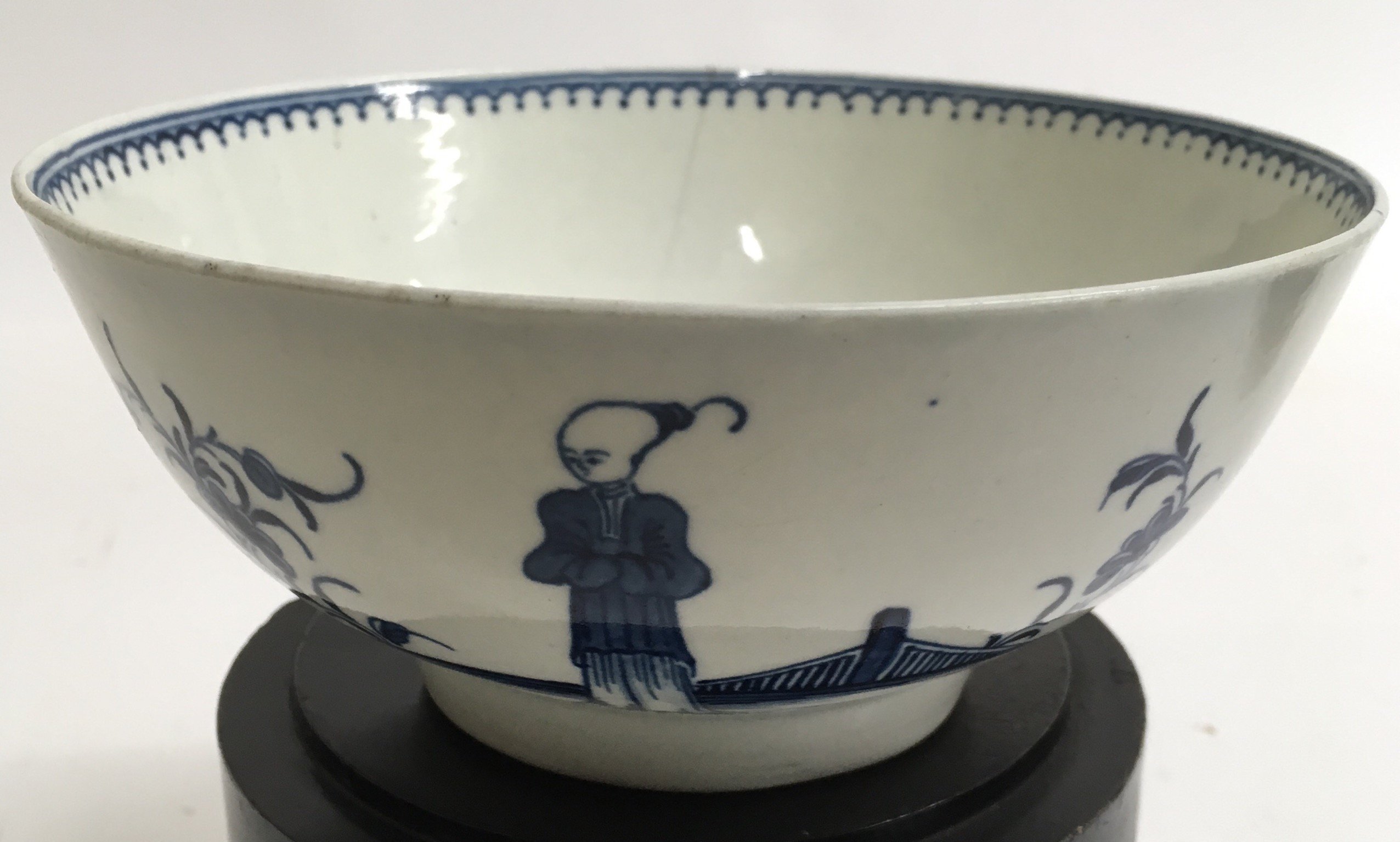 An 18th century Worcester blue and white slop bowl