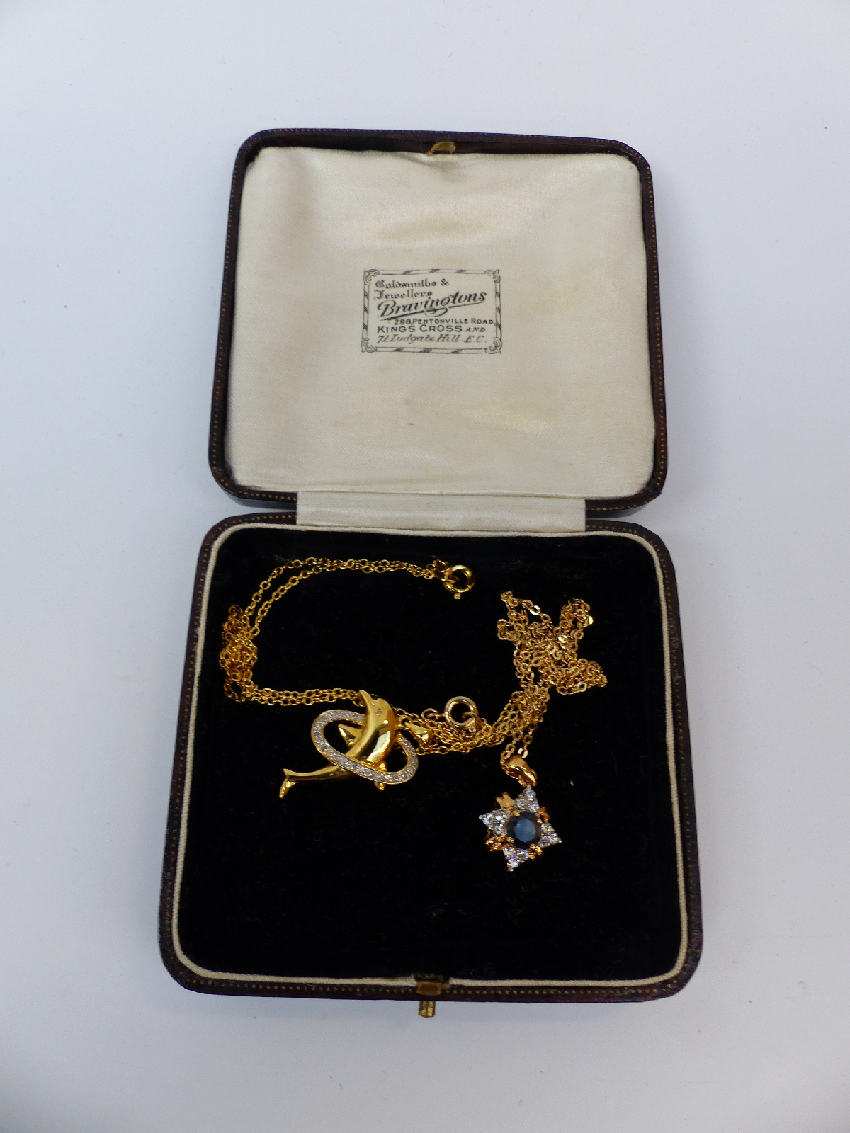 A collection of costume jewellery to include a diamond set pendant, silver necklace, - Image 8 of 23