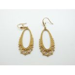 A pair of 9ct gold earrings, 4.