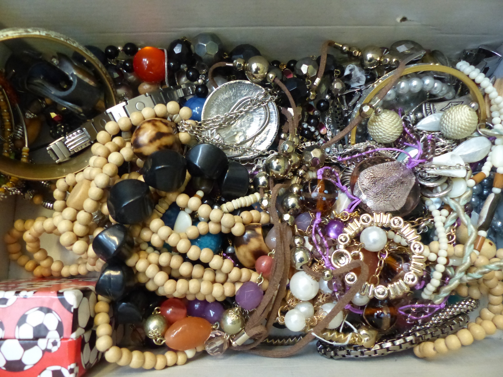 A large collection of costume jewellery including silver plated - Image 3 of 16