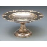 A George V Walker & Hall hallmarked silver Arts & Crafts style tazza with hammered decoration,