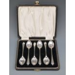 A cased set of six hallmarked silver tea spoons,