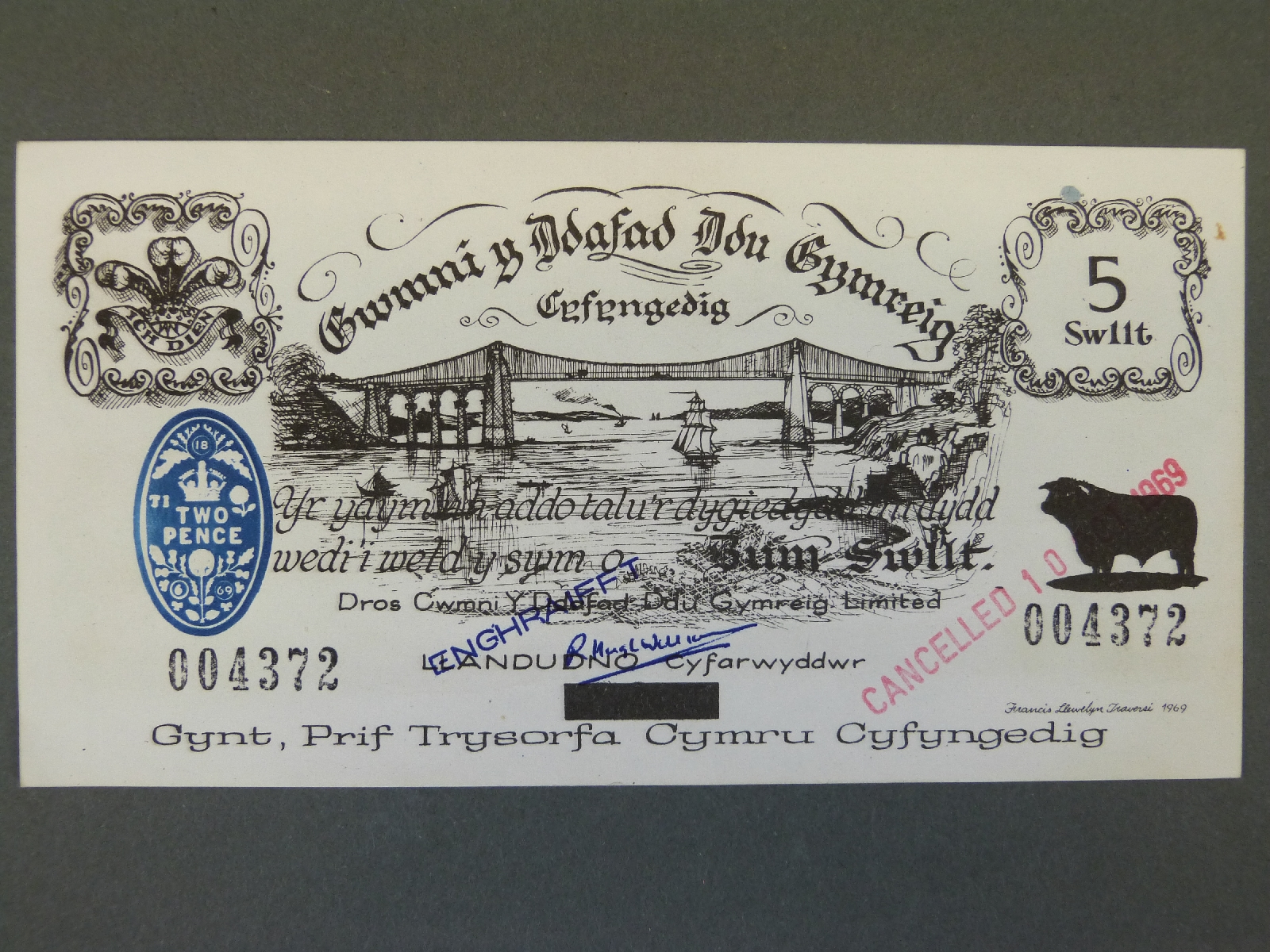 Three Welsh Black Sheep comprising a £1 example and two 5 swllt (shilling) - Bild 2 aus 4