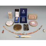Various collectables including early faux tortoiseshell Carlo 'handbag fan', travel manicure set,