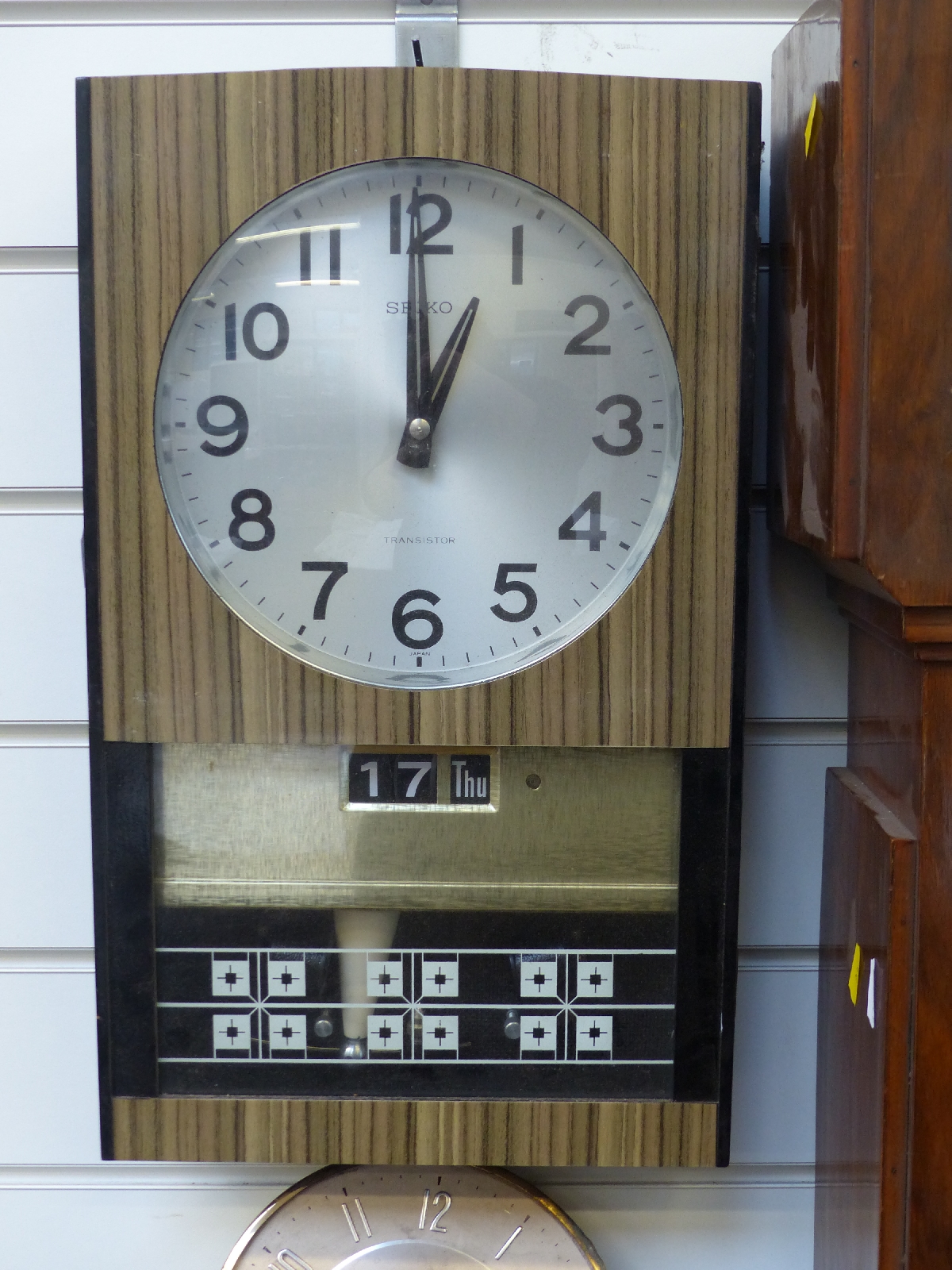 Seiko c1970s transistorised wall clock with day and date facility, - Image 2 of 3