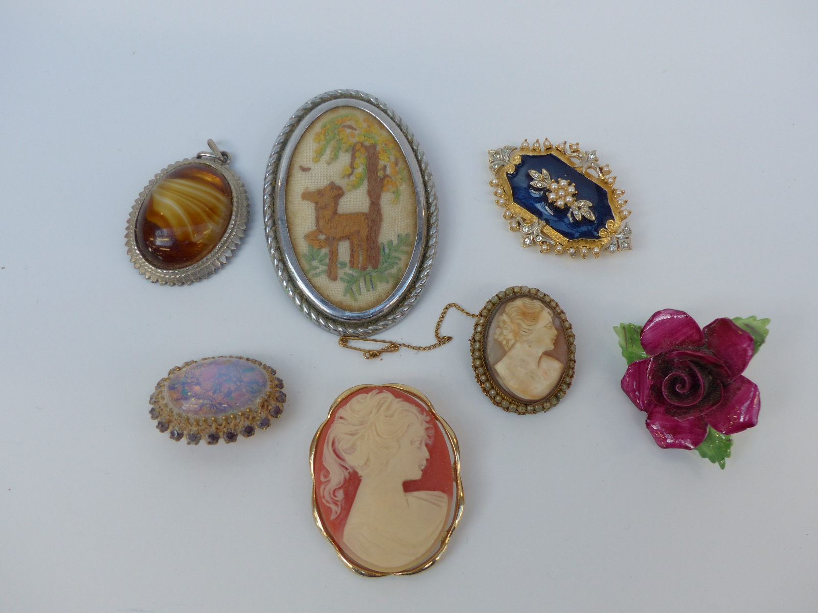 A collection of costume jewellery including rings, brooches including Miracle and Mizpah, - Image 12 of 21
