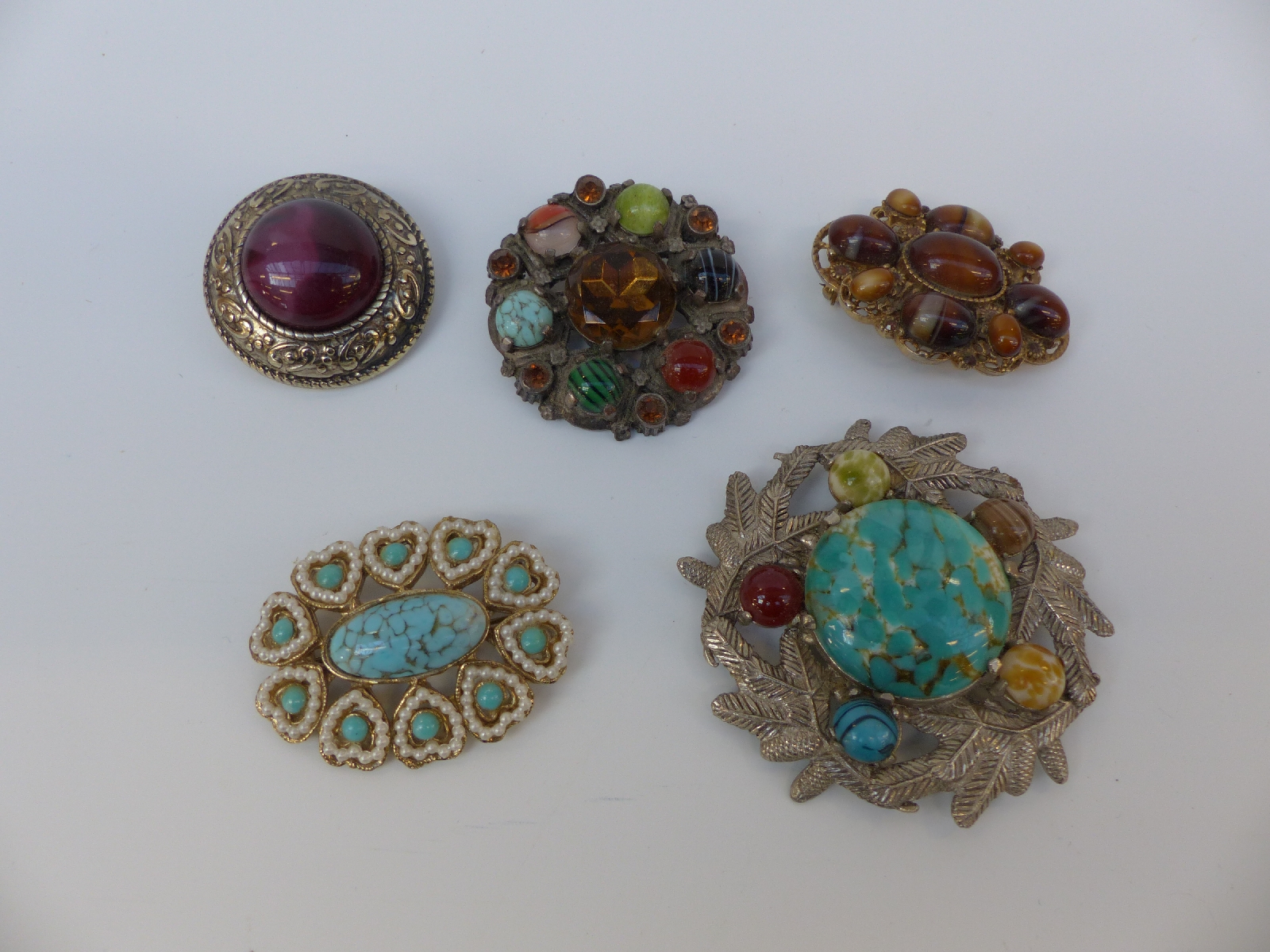 A collection of costume jewellery including rings, brooches including Miracle and Mizpah, - Image 7 of 21