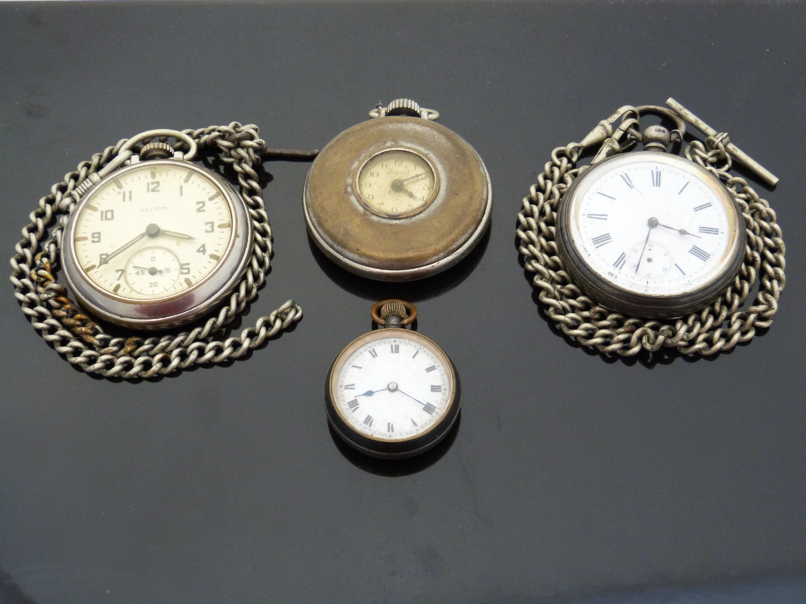 A hallmarked silver cased gentleman's pocket watch with white enamel dial, London 1881, - Image 2 of 8