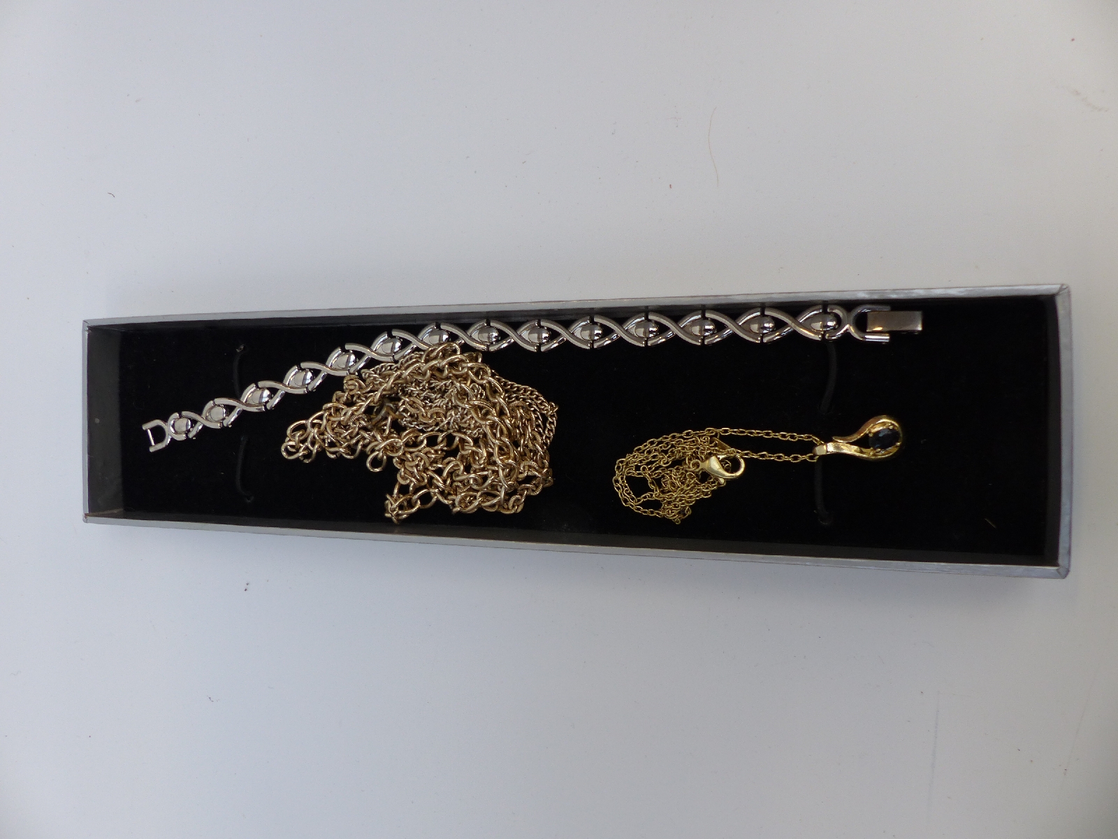 A collection of costume jewellery to include beads, brooches, Weiss bracelet, - Image 4 of 25