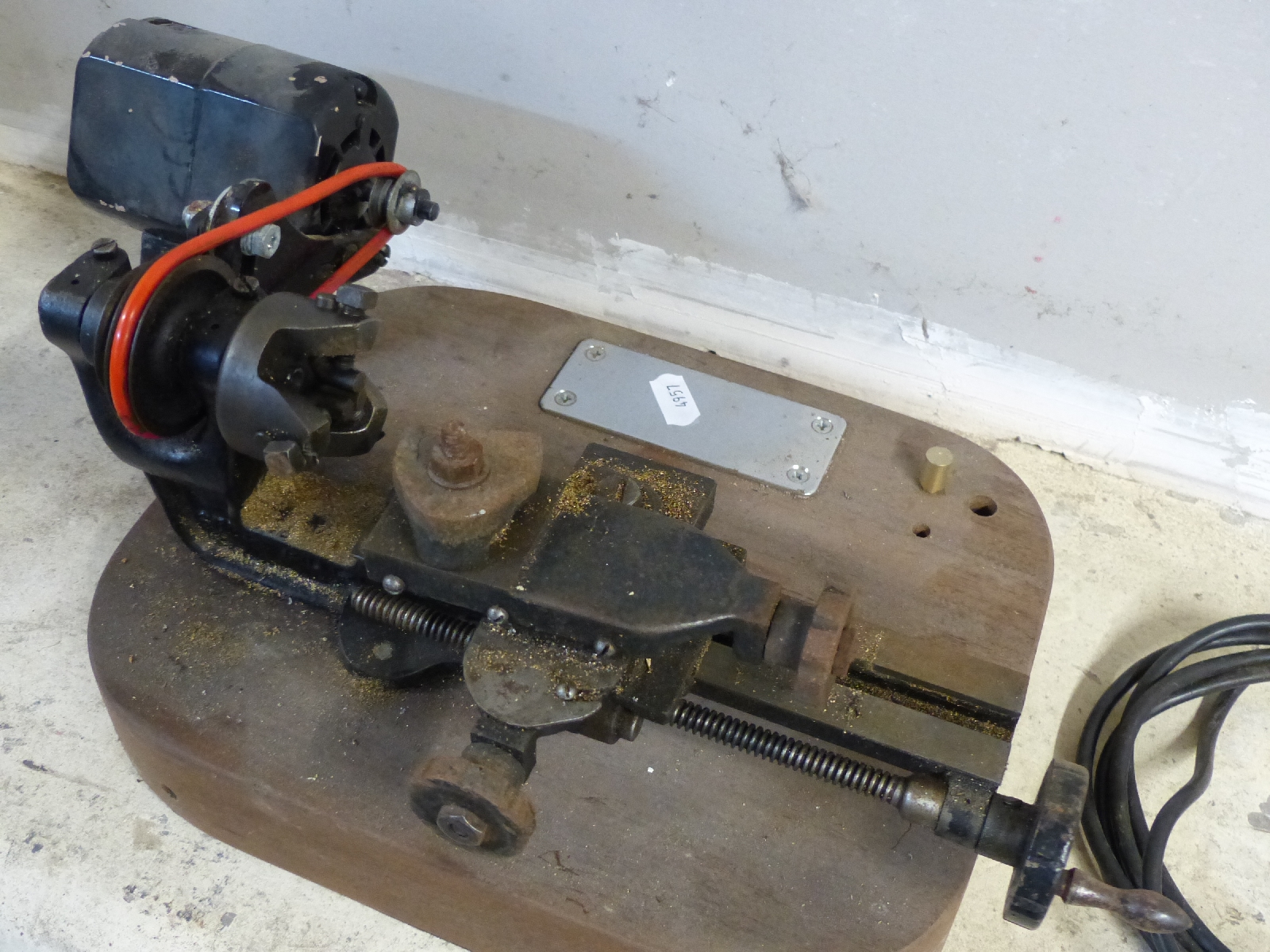 Adept mini metal working lathe mounted on a wooden base to suit model engineer/ clock making - Image 2 of 3