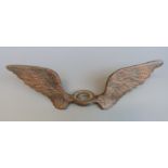 A pair of wings to suit radiator cap mascot or calorimeter temperature gauge,