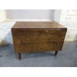 An 18thC/19thC elm topped drop leaf table, W99 x min L53,