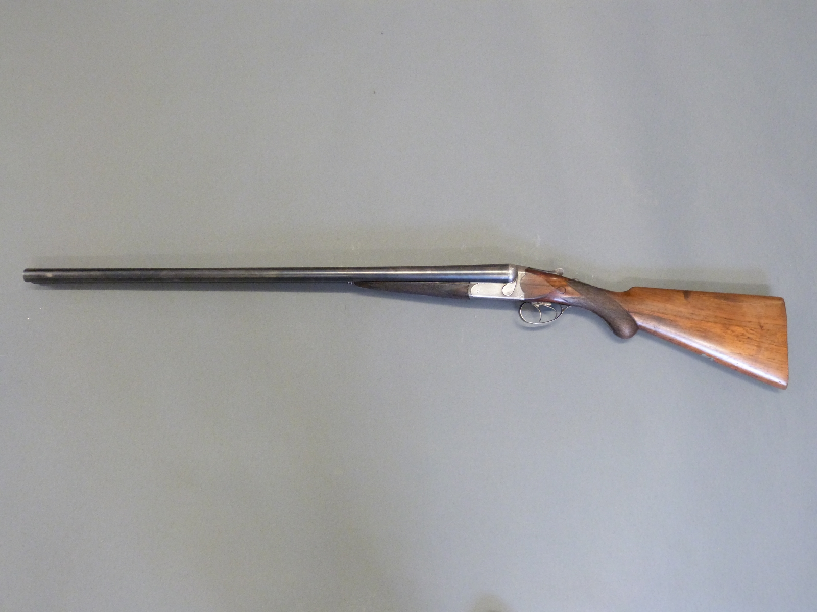 Lincoln Jeffries 12 bore side by side shotgun with ornate engraving to the shaped locks, top plate, - Image 9 of 13