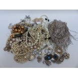 A collection of costume jewellery including filigree brooch, brooches, marcasite, faux pearls,