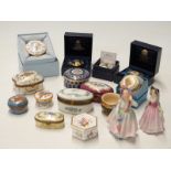 A collection of ceramics including Royal Worcester, Coalport, Wedgwood, Royal Doulton,