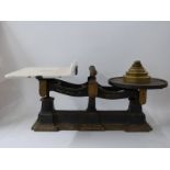 Avery shop or similar scales with ceramic pan and weights