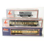 Three Lima 0 gauge GWR coaches and vans,