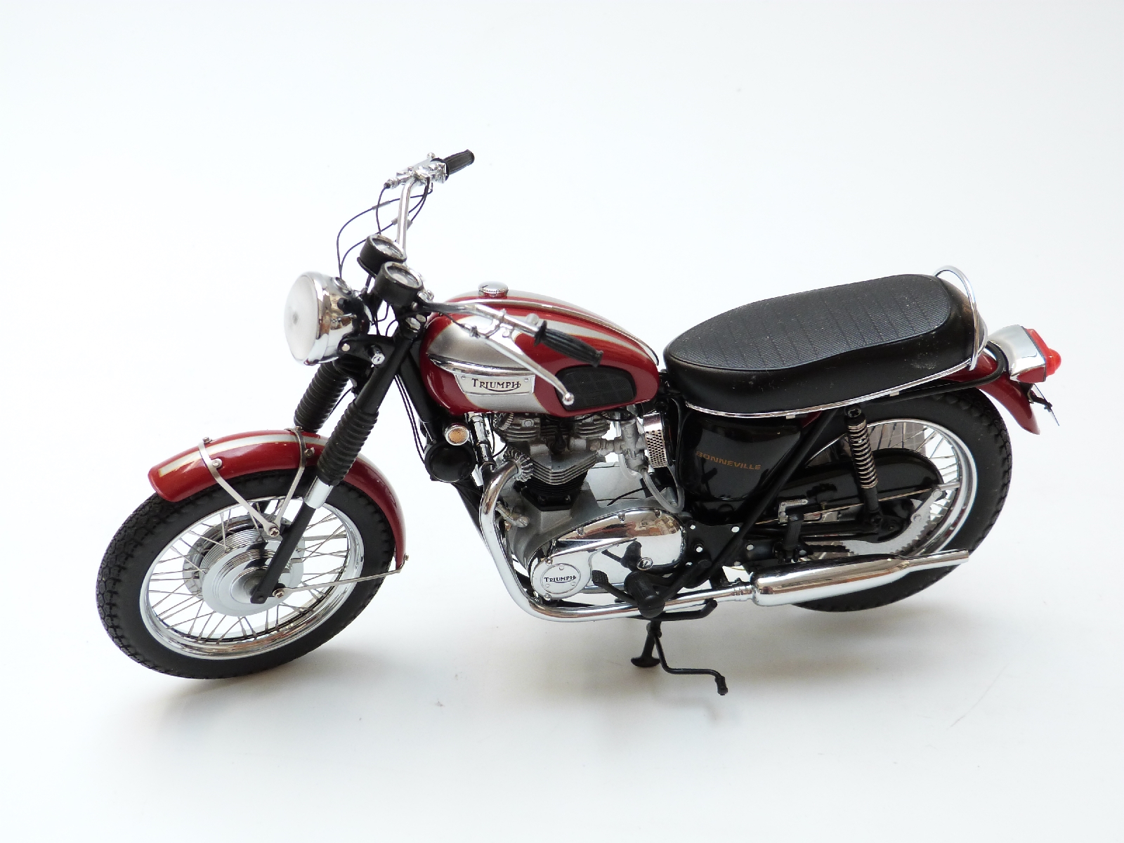 Franklin Mint diecast model 1969 Triumph Bonneville, - Image 2 of 5