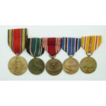 A group of five WWII American medals including European, African,