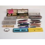 Quantity of pens to include Conway Stewart floral fountain pen with 14ct gold nib,